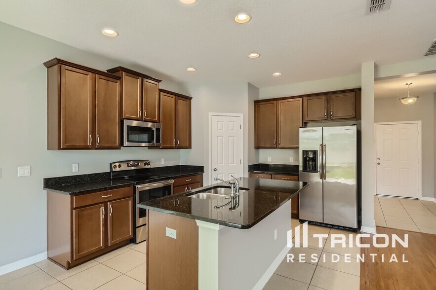 Building Photo - 3512 Sprite Ln