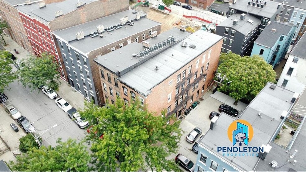 Building Photo - 521 E 13th St