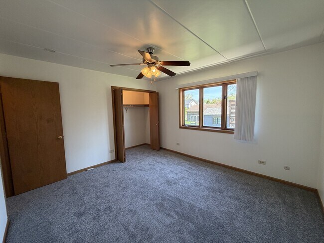 Building Photo - 8659 Meade Ave