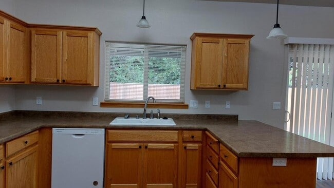 Building Photo - 1034 SW Princeton Pl