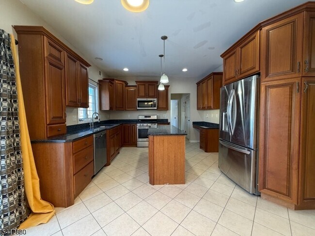 Building Photo - 105 Churchill Ave