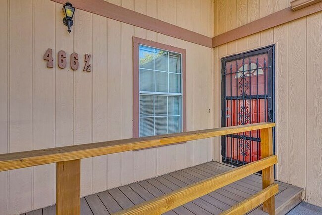 Building Photo - Cozy, Remodeled Gem with Spacious Backyard – Your Perfect Rental Home!