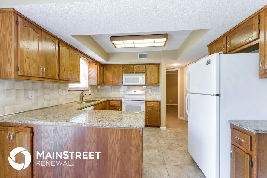 Building Photo - 5709 N Harden Ave