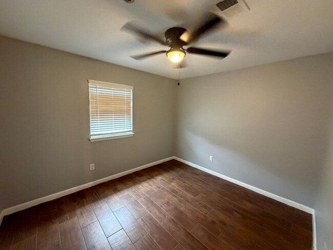 Building Photo - Gautier Property