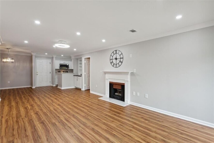 Building Photo - 23214 Plantation Dr NE