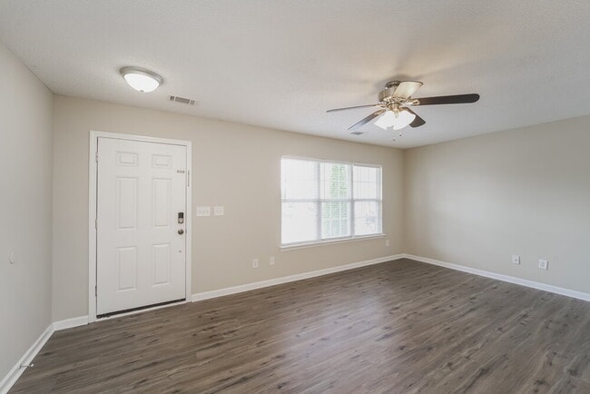 Building Photo - 16927 Greenlawn Hills Ct