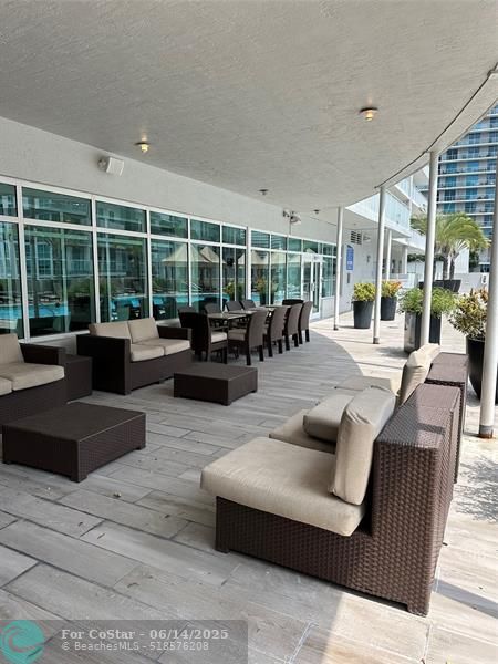 Building Photo - 1250 S Miami Ave