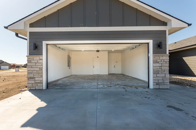 Building Photo - Brand new 3 bed 2 bath Twin home in Tea