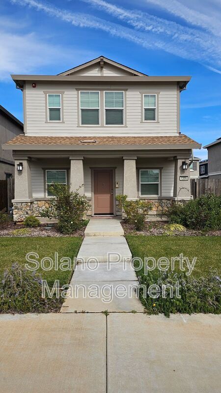 Building Photo - 1205 Niemann St