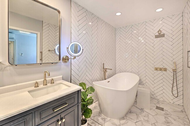 Building Photo - Looking for a great short term rental!!!!!