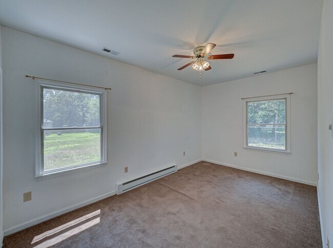 Building Photo - 756 Lakehurst Rd