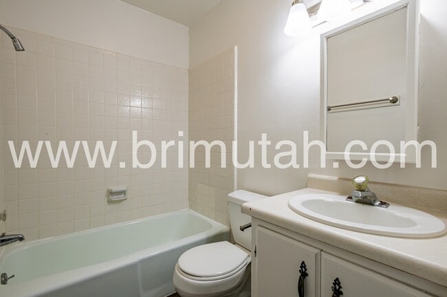 Building Photo - 4456 S Albright Dr