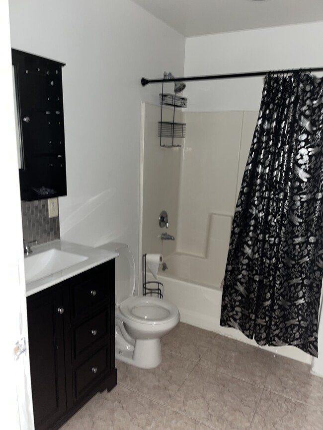 Bathroom - 1457 S Holt Ave