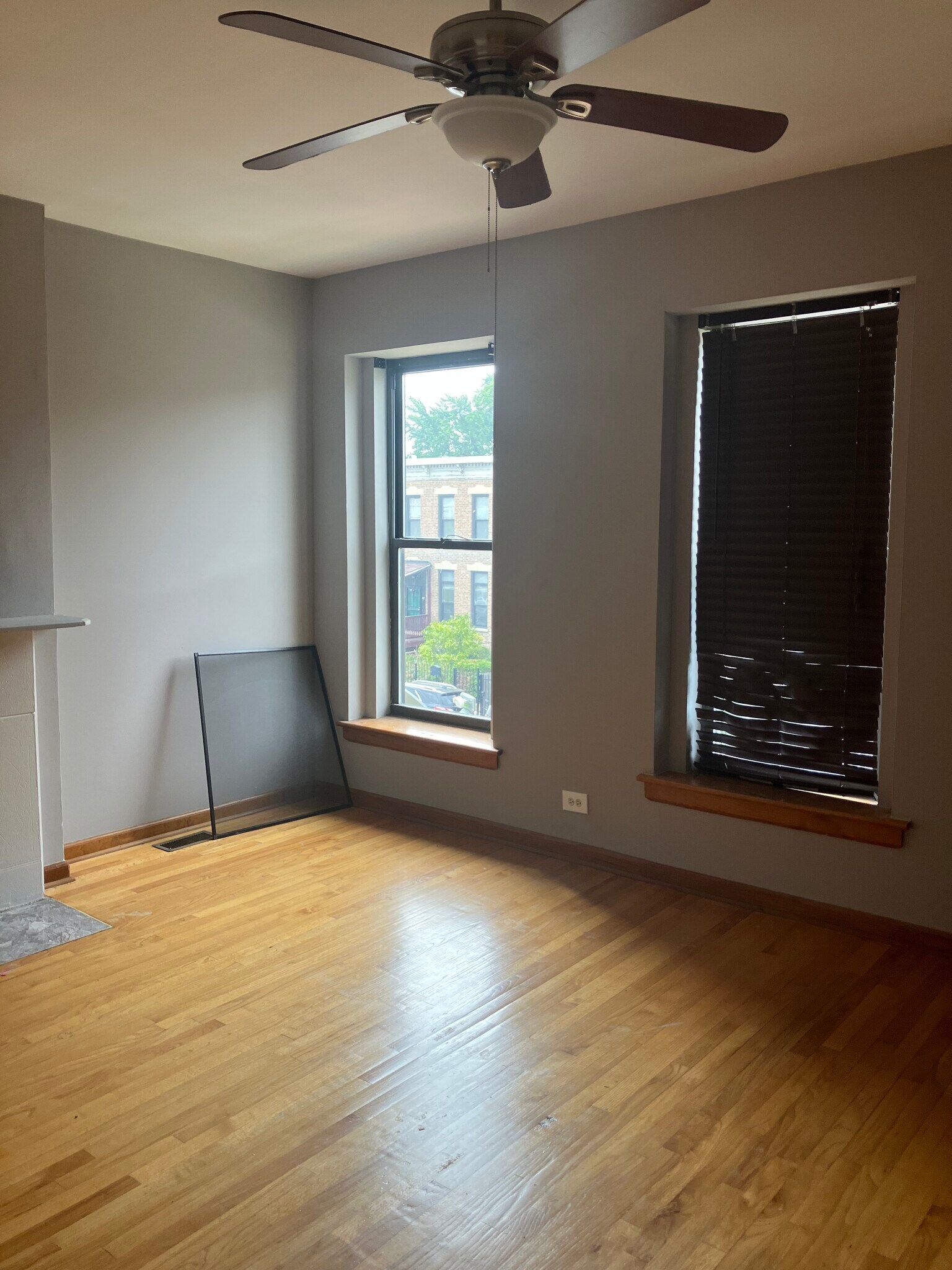 Building Photo - 2438 W Flournoy St