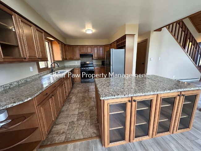 Building Photo - "Charming 3-Bedroom Mountain Retreat in Conifer"