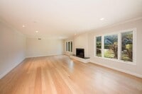 Building Photo - 30 Knightwood Ln