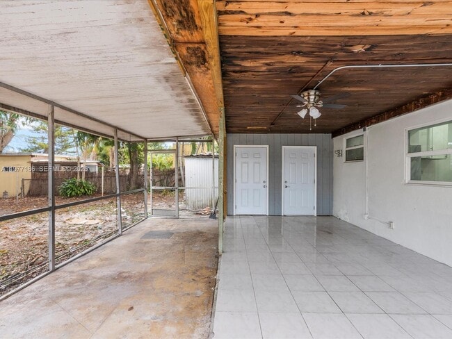 Building Photo - 4331 SW 31st Dr