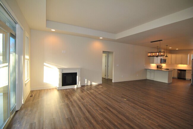 Building Photo - 1704/1706 Danny Boy Lane Duplex