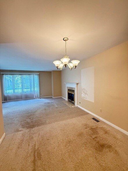 Building Photo - 2851 Garden Dr