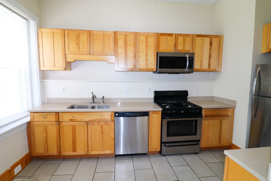 Building Photo - 2617 Eden Ave