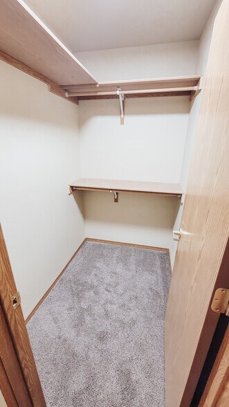 Building Photo - 213 S Dewey Ave