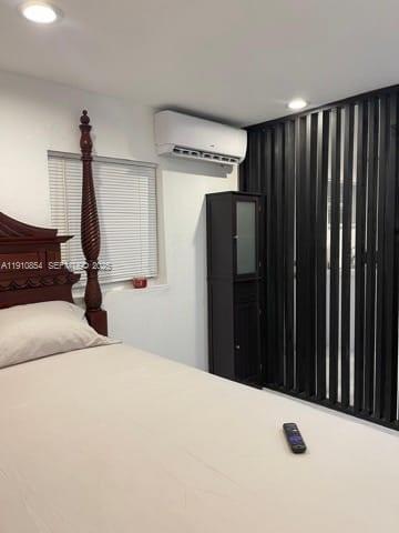 Building Photo - 2215 Mayo St