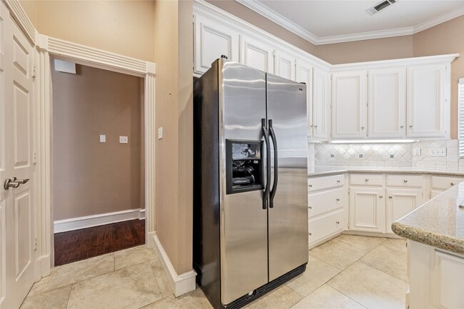 Building Photo - 10 Acorn Cluster Ct