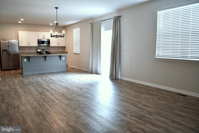 Building Photo - 109 N Marshview Terrace