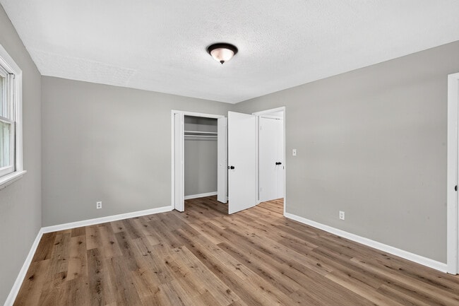 Building Photo - 156 B St