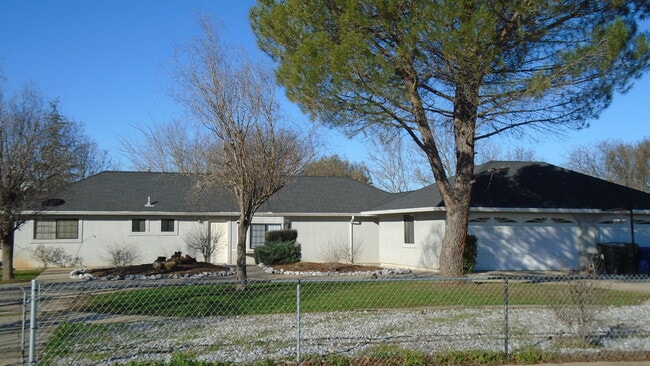 Building Photo - 1984 Airstrip Rd