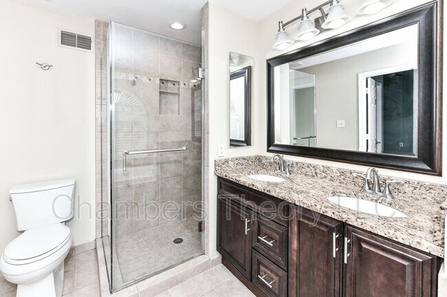 Building Photo - 6033 Woodlake Ln