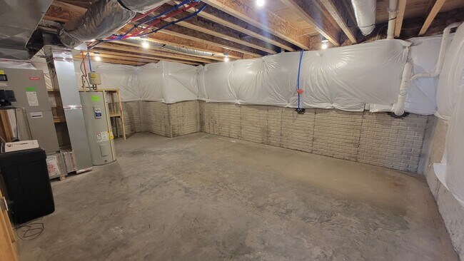 Building Photo - New 4-Bedroom Home In Mount Washington– Storage Galore