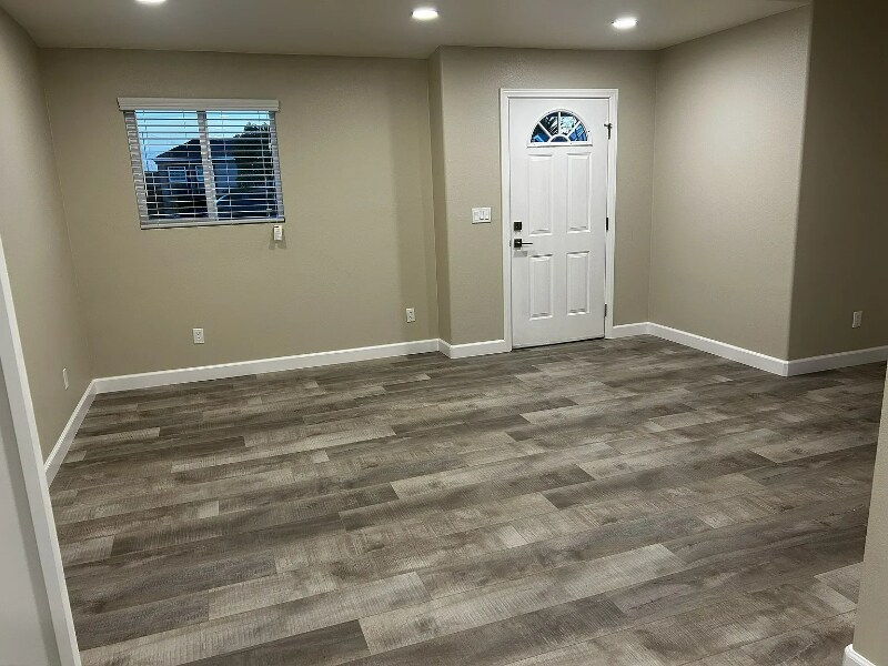 Building Photo - 223 W Gleason St