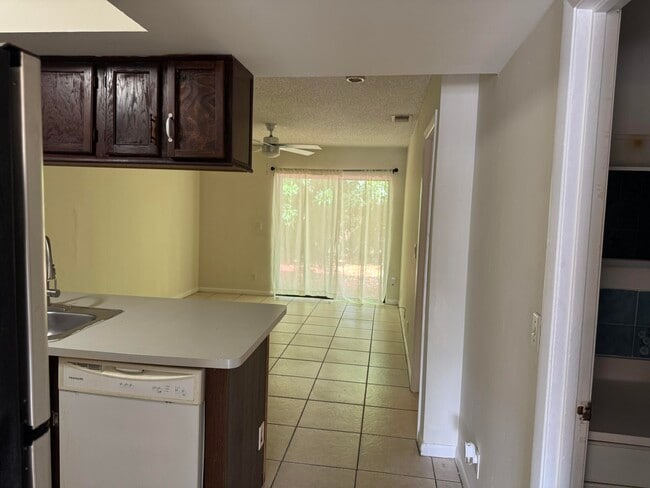 Building Photo - 1119 Goldenrod Rd