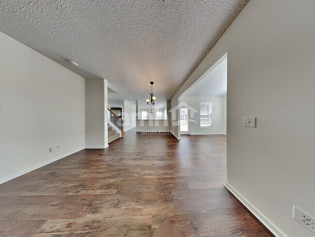 Building Photo - 5318 Ian Dr