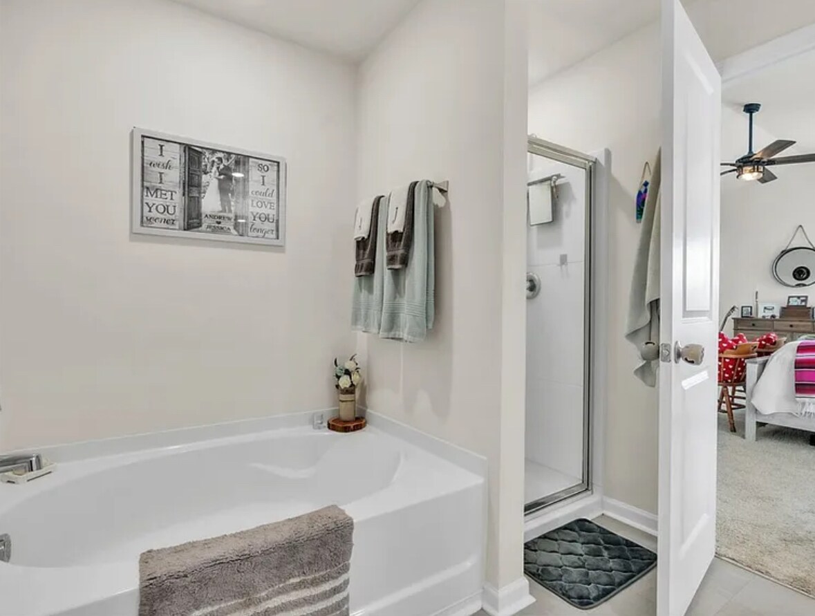 Building Photo - 217 Lily Pond Pl