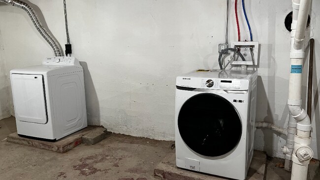 Building Photo - 993 Cleveland Ave