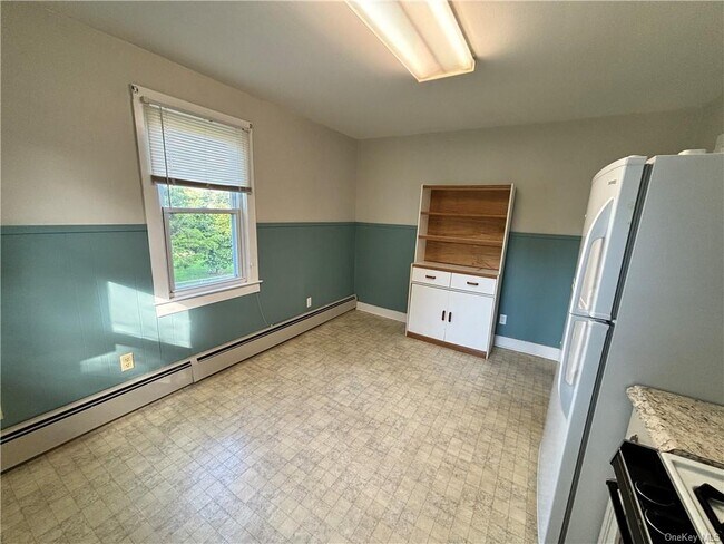 Building Photo - 8 Gregory Rd