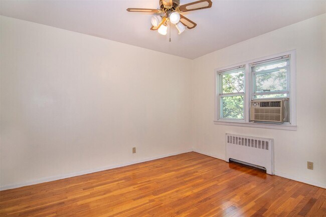 Building Photo - 140 N Broadway