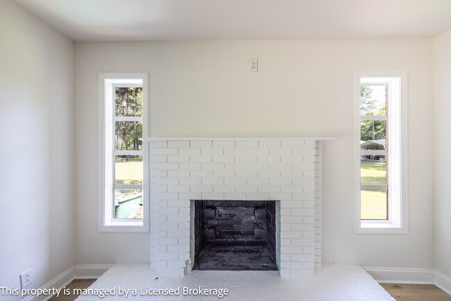 Building Photo - 409 Eastover Ave