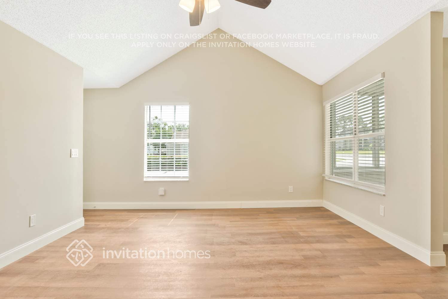 Building Photo - 3434 Coachlight Dr