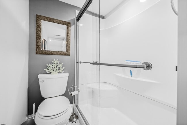 Building Photo - 9609 Pacific Ave