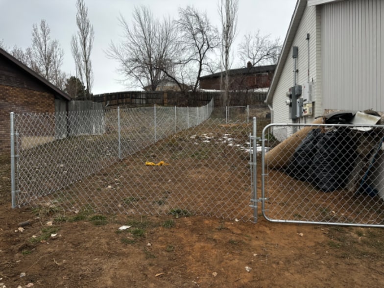 Building Photo - 3306 N Fairfield Rd