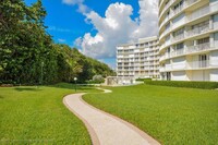 Building Photo - 2780 S Ocean Blvd
