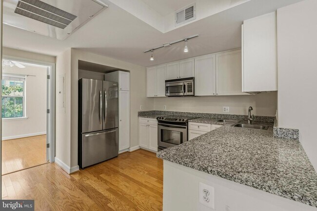 Building Photo - 1314 Massachusetts Ave NW