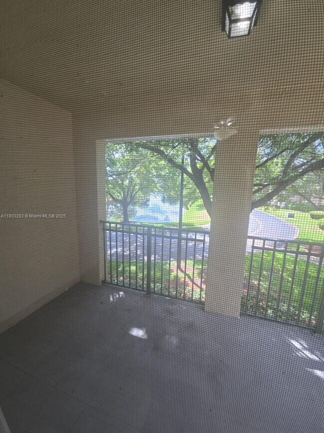 Building Photo - 2501 Centergate Dr
