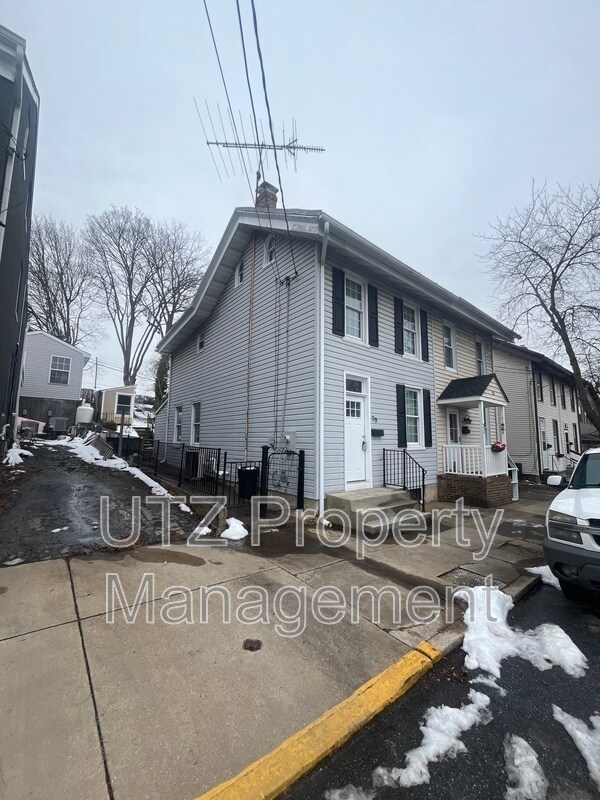 Building Photo - 29 John St