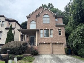 Building Photo - 871 Lenox Ct NE