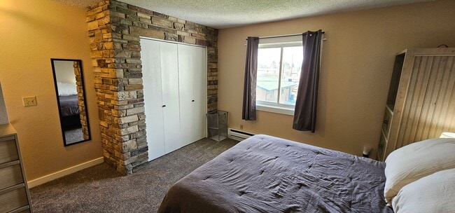 Building Photo - Fully Furnished, All Utilities Included, Dog Friendly 1 Bed 1 Bath Available Now!