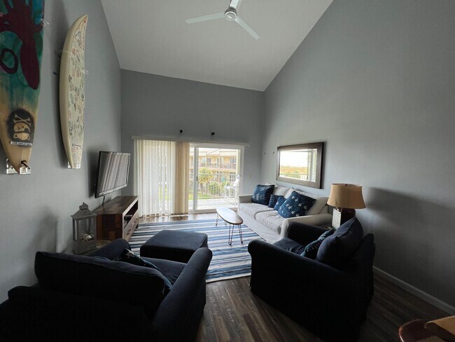 Building Photo - Condo at the Beach - Surfside III HOA